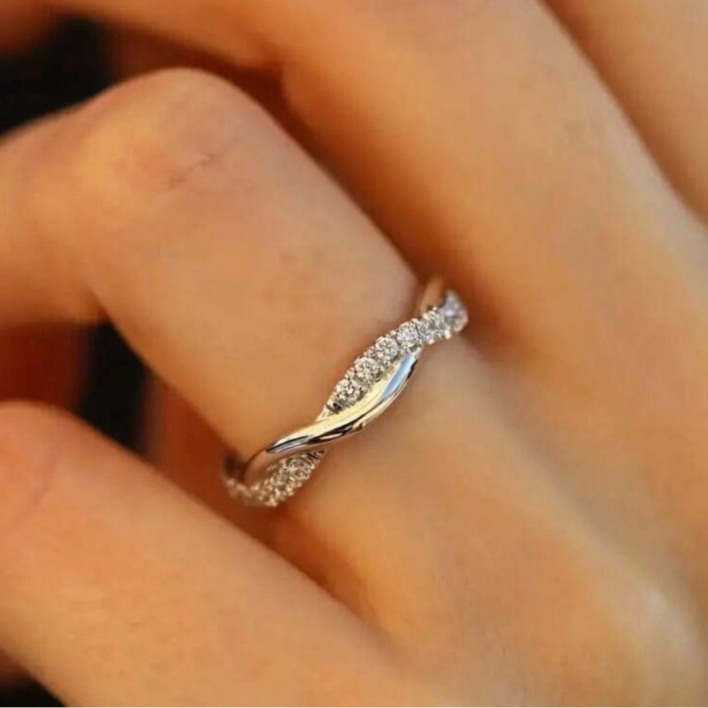 ✨Exquisite Simple 18k Ring ✨